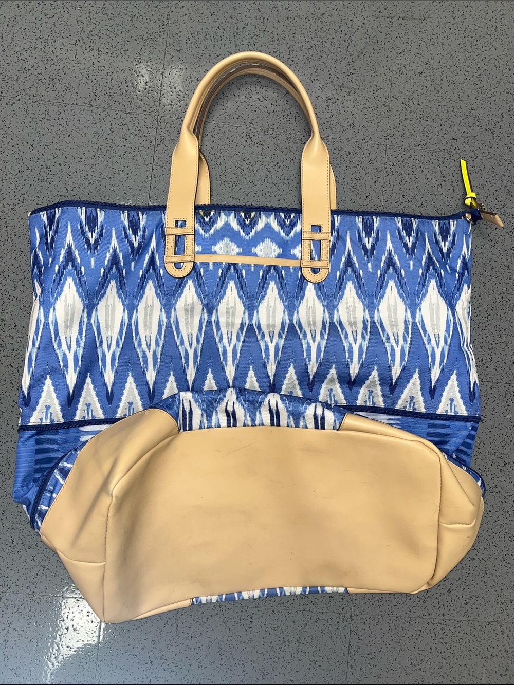 Stella & Dot Blue Ikat Expandable Travel Tote w/ Tan Trim & Strap
